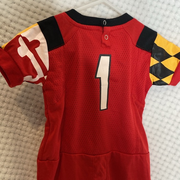 Fast Asleep football Jersey style baby outfit - Picture 6 of 7